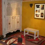 Le Bien-aller Des Perets ゲストハウス 3*